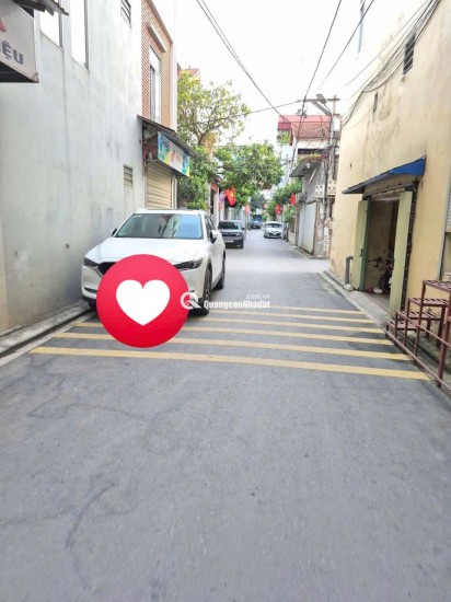 Bán nhà 3 tầng trung tâm huyện Mê Linh, xây mới 2023. Chủ ở có lộc chuyển căn liền kề trên phố